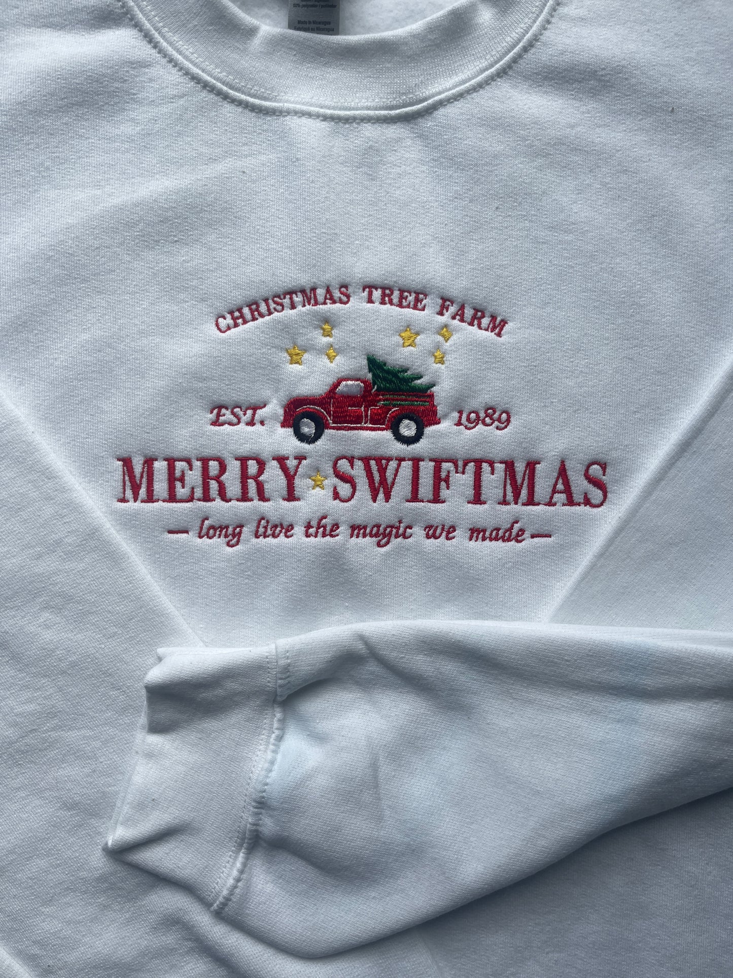 Merry Swiftmas, Embroidered sweatshirt