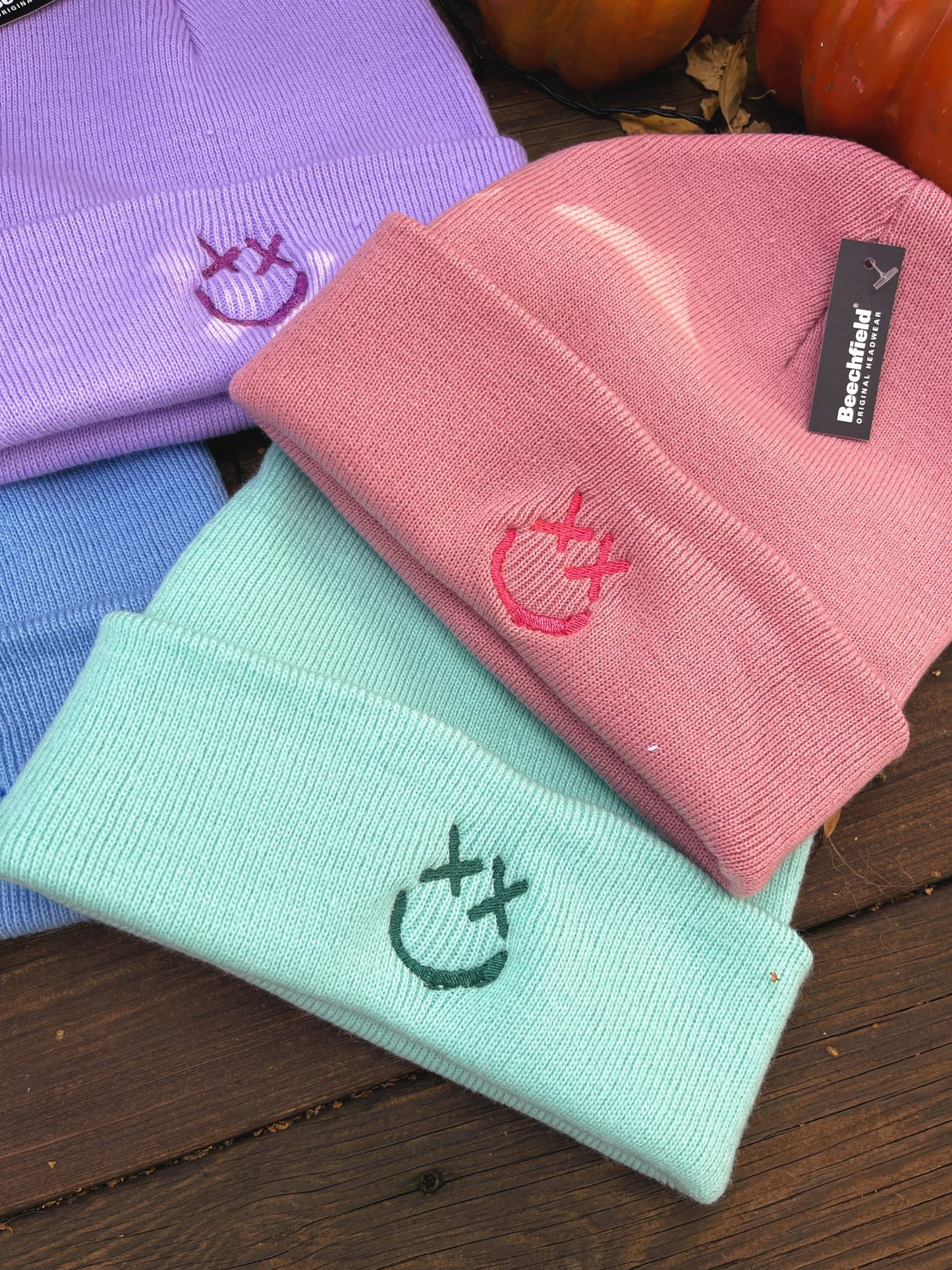 Embroidered Smiley beanies - Louis Tomlinson