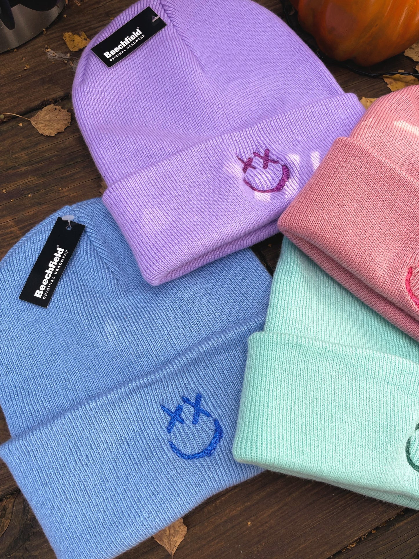 Embroidered Smiley beanies - Louis Tomlinson